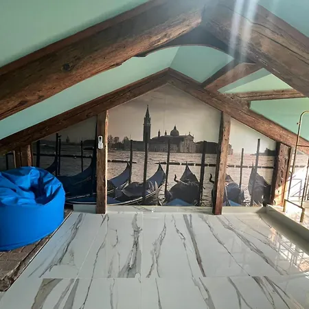 Palazzo Titti Rialto * Venice