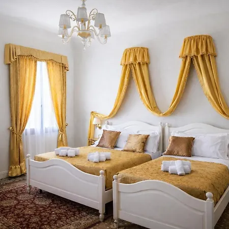 Palazzo Titti Rialto Πανσιόν 3*