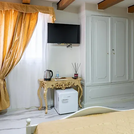 Palazzo Titti Rialto Venedig