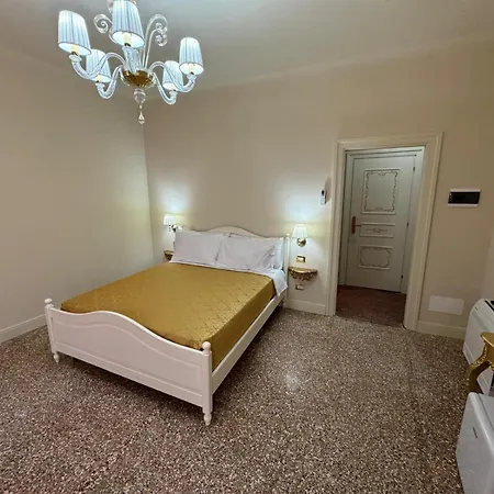 Palazzo Titti Rialto Venedig