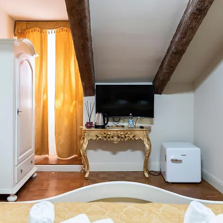 Gasthof Palazzo Titti Rialto 4*