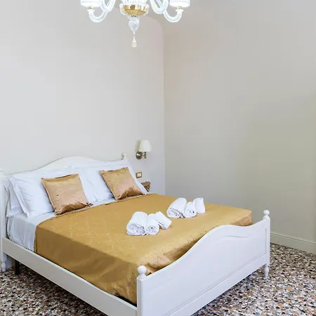 Palazzo Titti Rialto Gæstehus Venedig