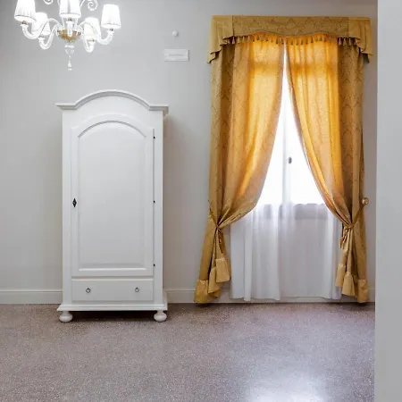 Palazzo Titti Rialto 3*