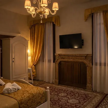 Palazzo Titti Rialto