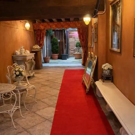 Gasthof Palazzo Titti Rialto 4*