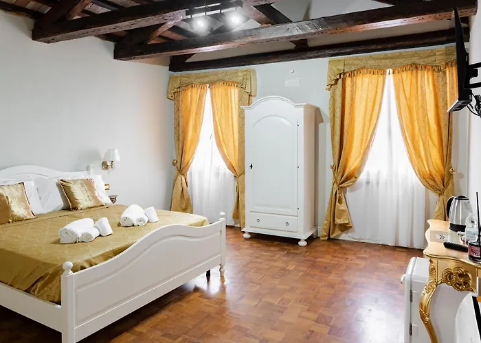 Palazzo Titti Rialto 3* 威尼斯