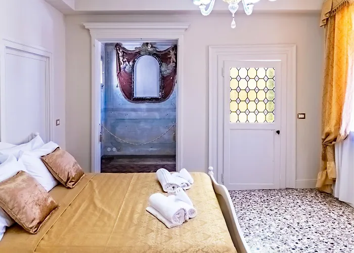 Palazzo Titti Rialto بيت ضيافة البندقية