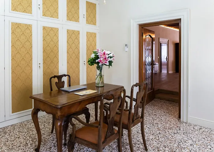 Palazzo Titti Rialto بيت ضيافة البندقية